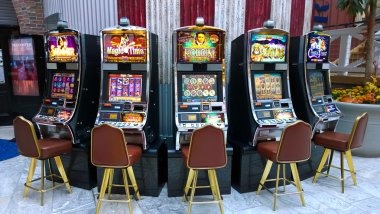 messislot mobile app interface showing sportsbook and live casino